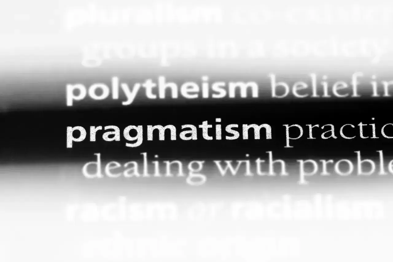 Pragmatyzm: praktyczne podejście do rozwiązywania problemów.